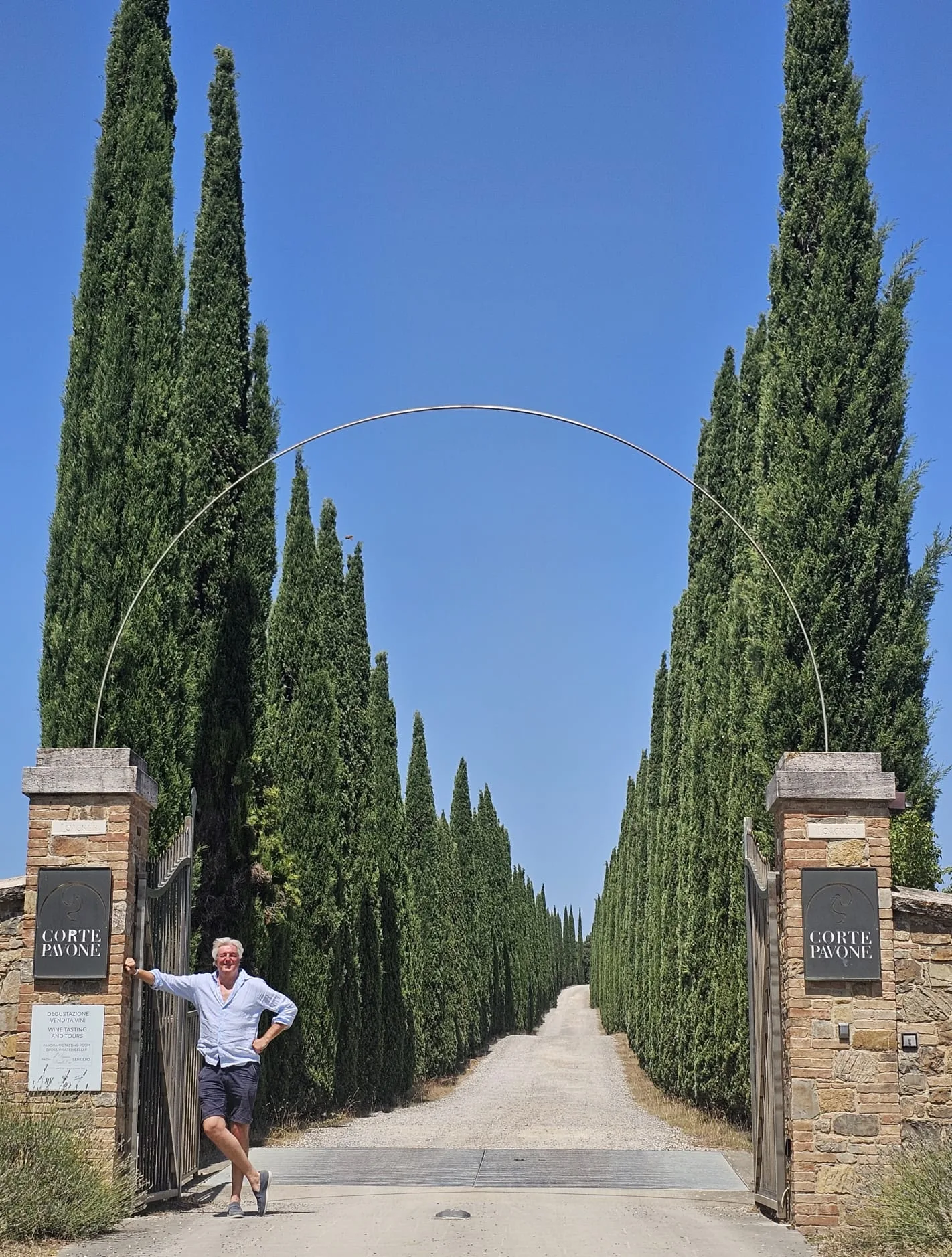 Vinoloog Wouter Bensdorp van Wijnkado op bezoek bij Tenuta Corte Pavone in Montalcino